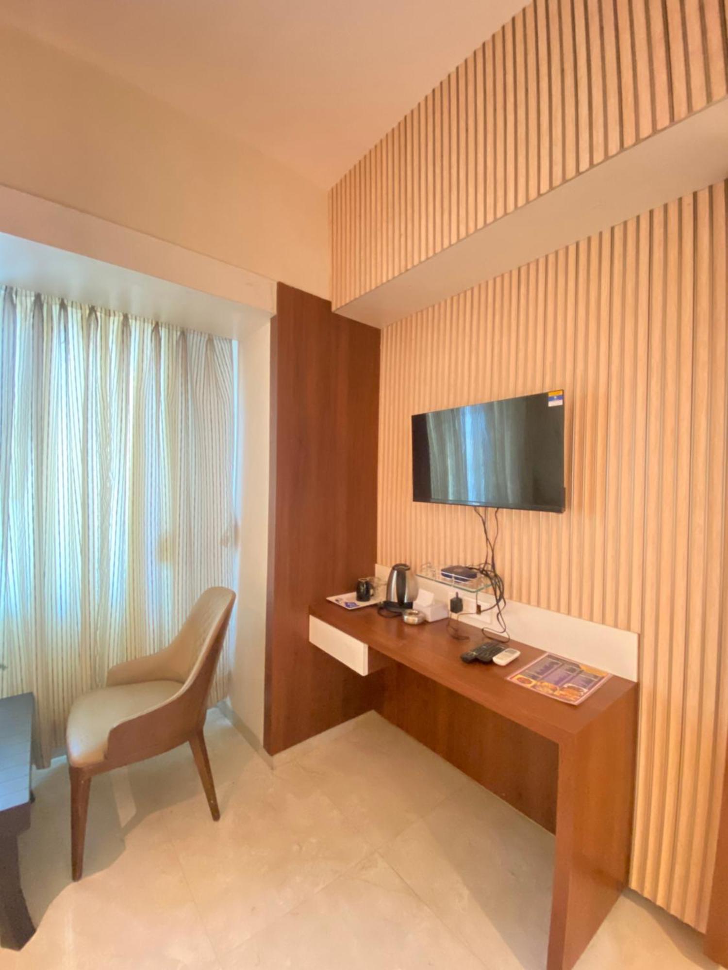 Hotel Czar Inn - Vashi 纳威孟买 外观 照片