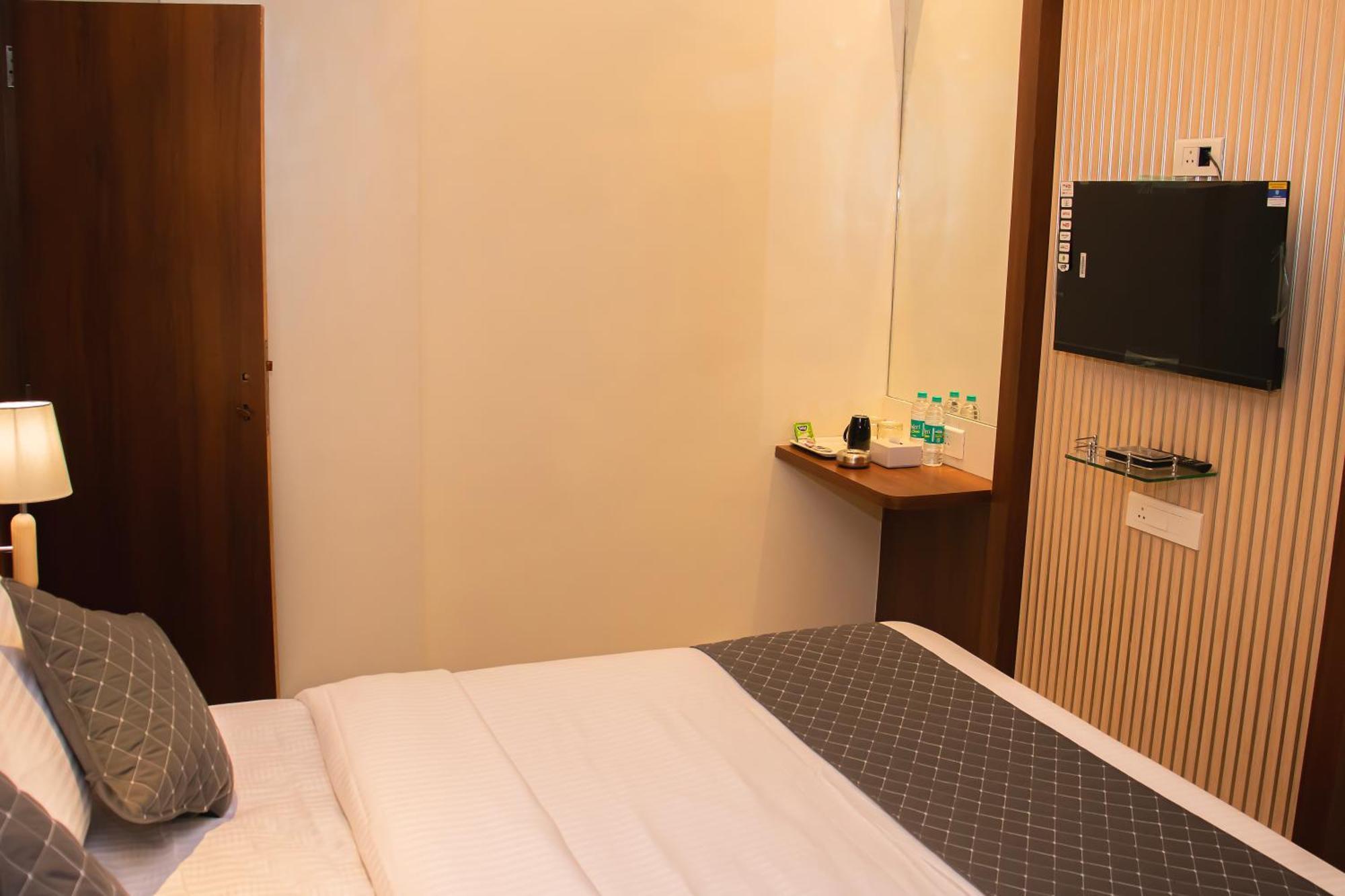Hotel Czar Inn - Vashi 纳威孟买 外观 照片